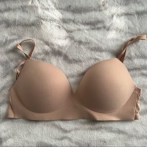 Victoria’s Secret Incredible push up bra 34D